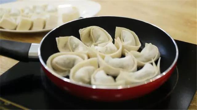 [餐飲加盟連鎖]餛飩這么吃太有創意了，鮮香酥脆，滿滿的驚喜