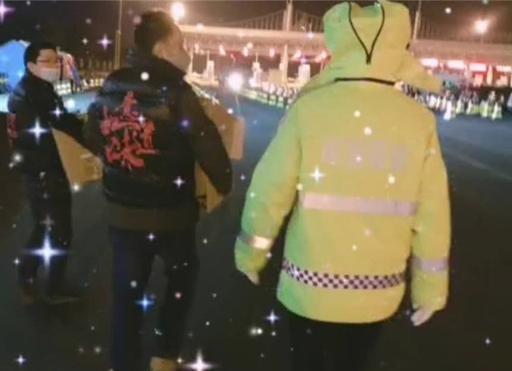 如意餛飩南通中專店為南通交警大隊執勤人員送去愛心餐