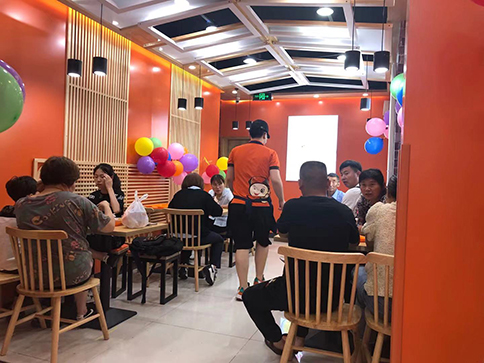 熱烈祝賀湖北武漢如意餛飩燕嶺店盛大開業(yè)！