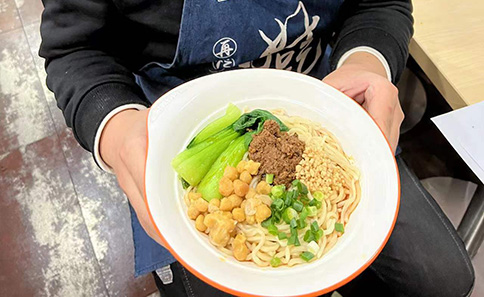 無錫江陰區(qū)區(qū)域紅燒牛肉面，重慶小面，豌雜面新品培訓(xùn)并考核通過